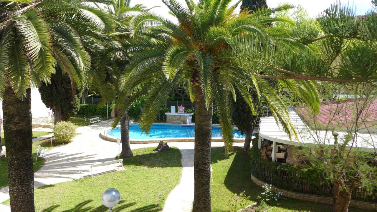 Apartamentos Corcega Palmyra Салоу Екстериор снимка